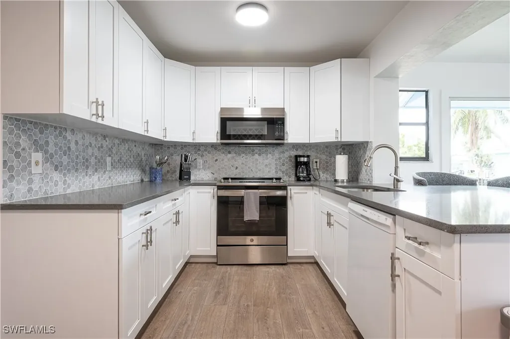 507 14th Street N Naples FL 34102