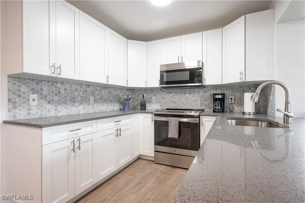 507 14th Street N Naples FL 34102