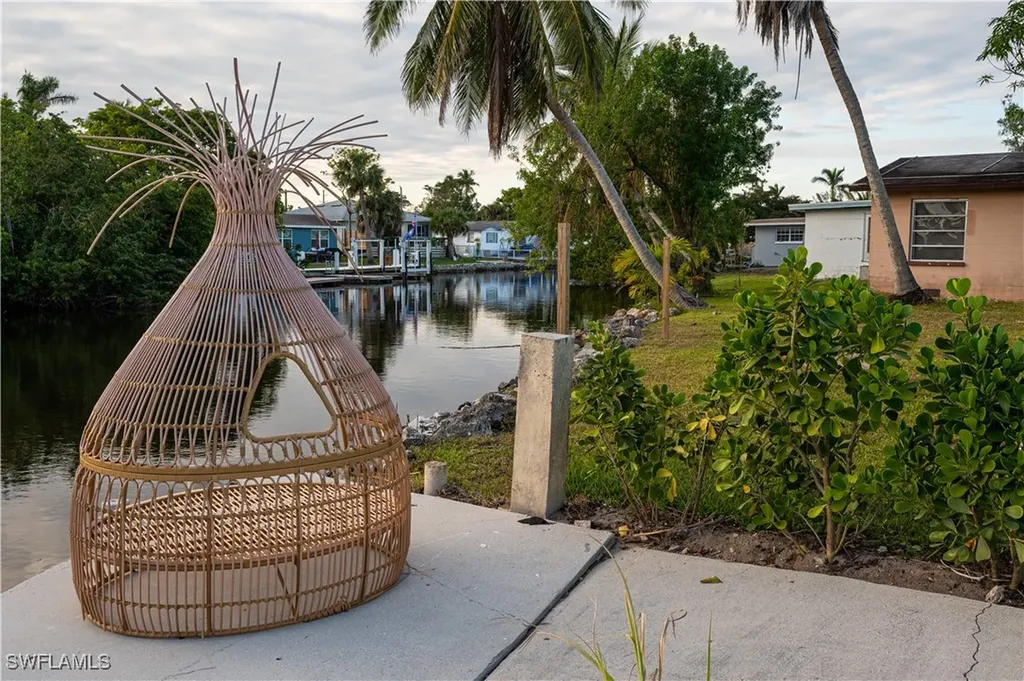 507 14th Street N Naples FL 34102