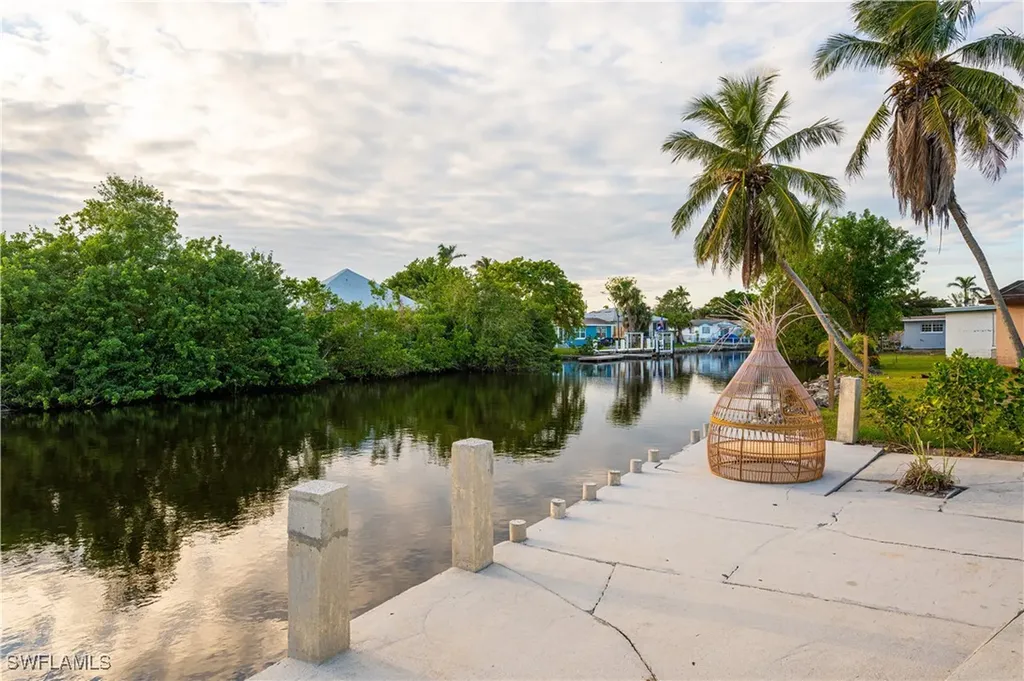 507 14th Street N Naples FL 34102