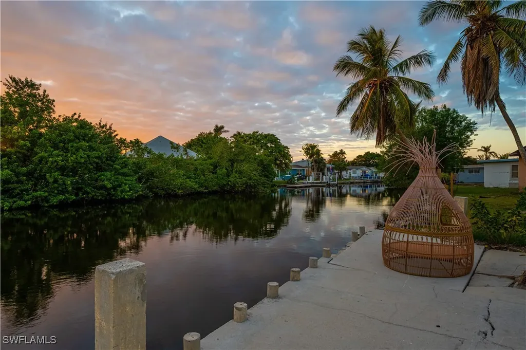 507 14th Street N Naples FL 34102