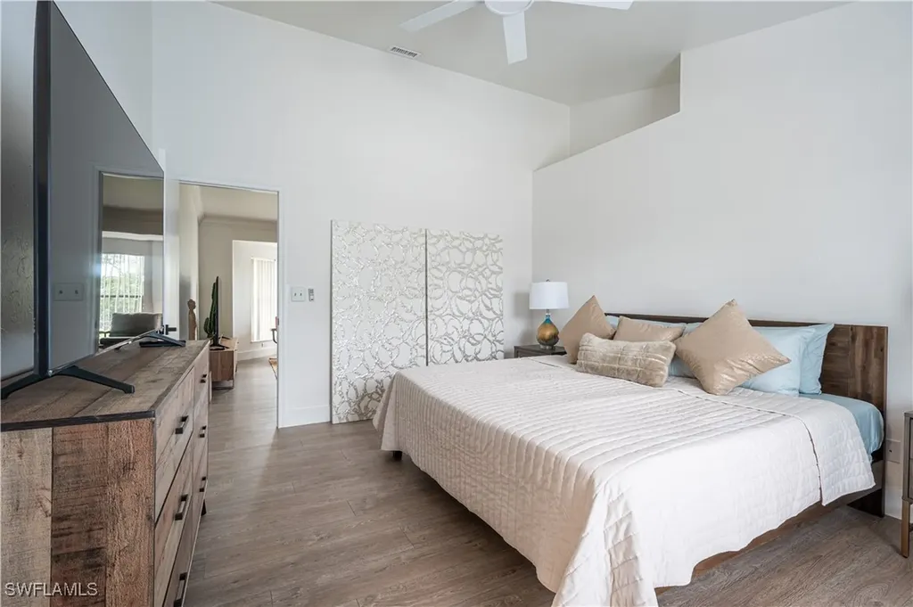 507 14th Street N Naples FL 34102
