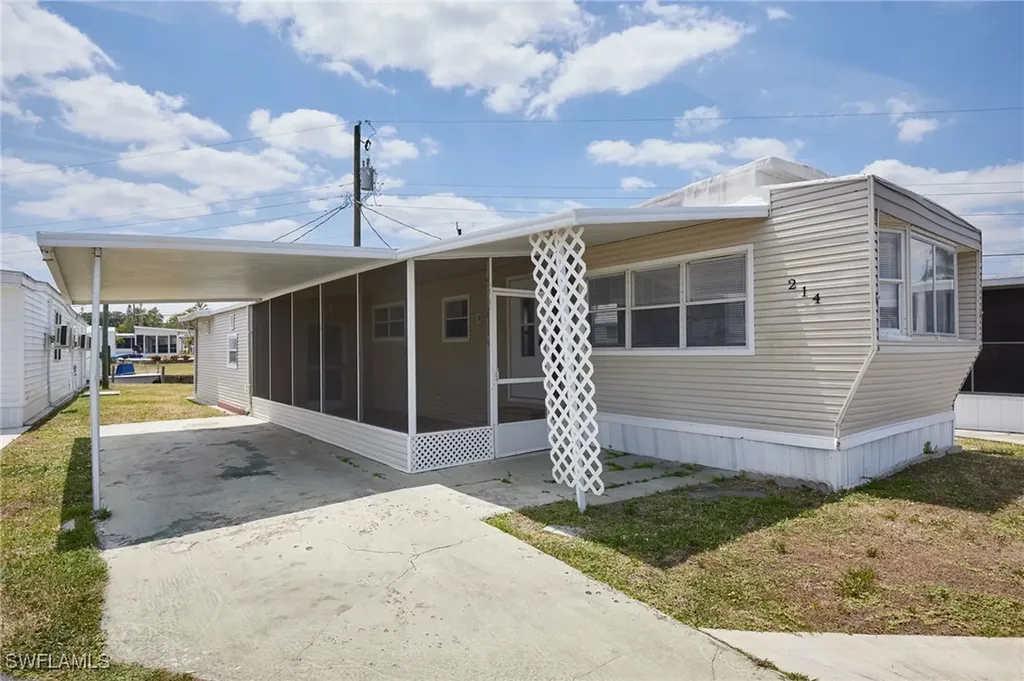 5558 Palm Beach Boulevard Fort Myers FL 33905