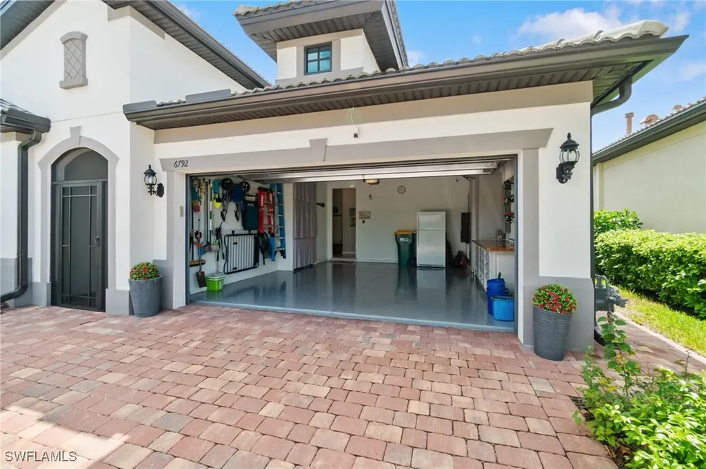 6792 Bromeliad Drive Naples FL 34114