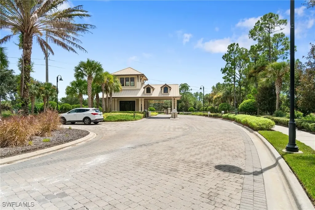 6792 Bromeliad Drive Naples FL 34114