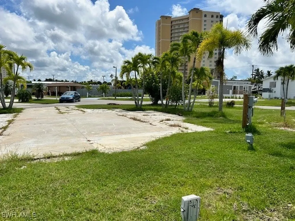 19681 Summerlin Road U-681 Fort Myers FL 33908