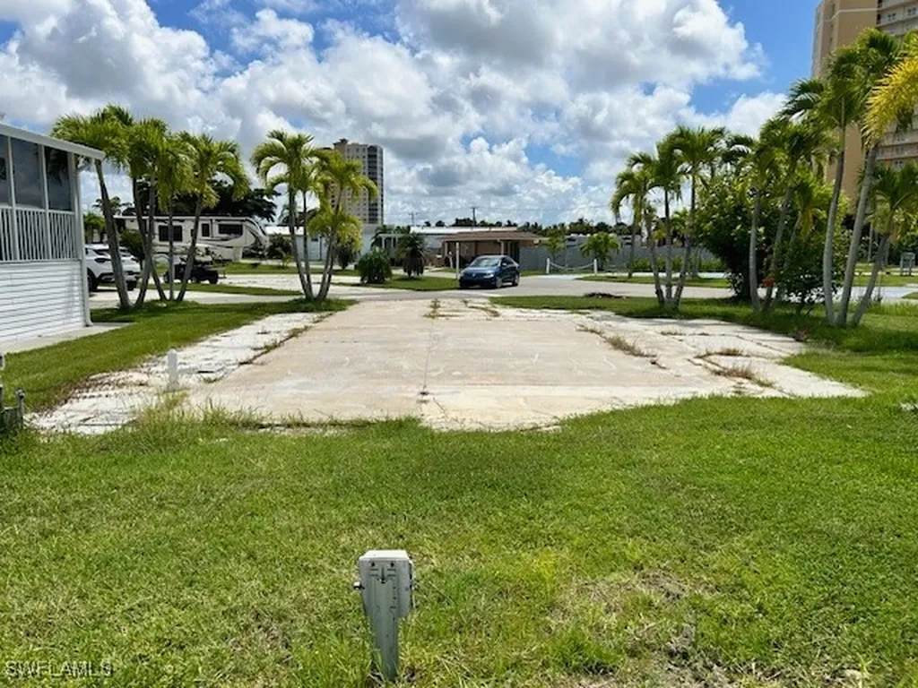 19681 Summerlin Road U-681 Fort Myers FL 33908