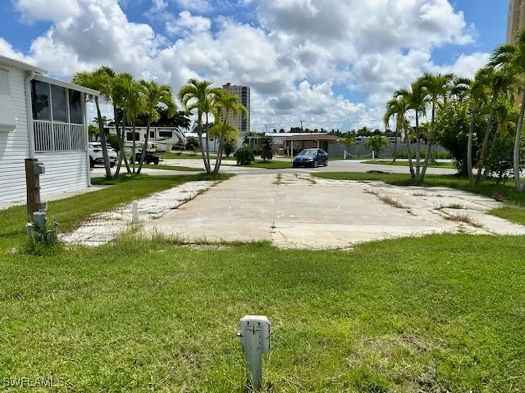19681 Summerlin Road U-681 Fort Myers FL 33908