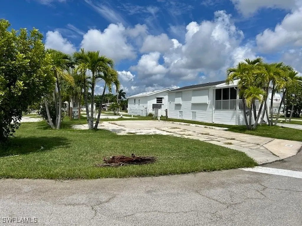 19681 Summerlin Road U-681 Fort Myers FL 33908