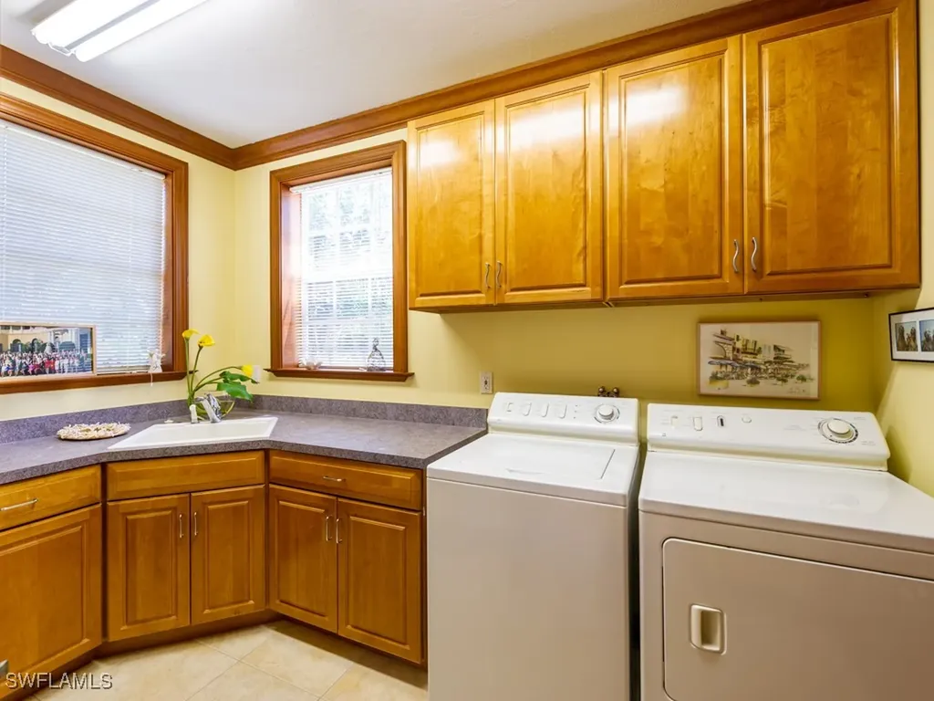 1158 Golden Olive Court Sanibel FL 33957