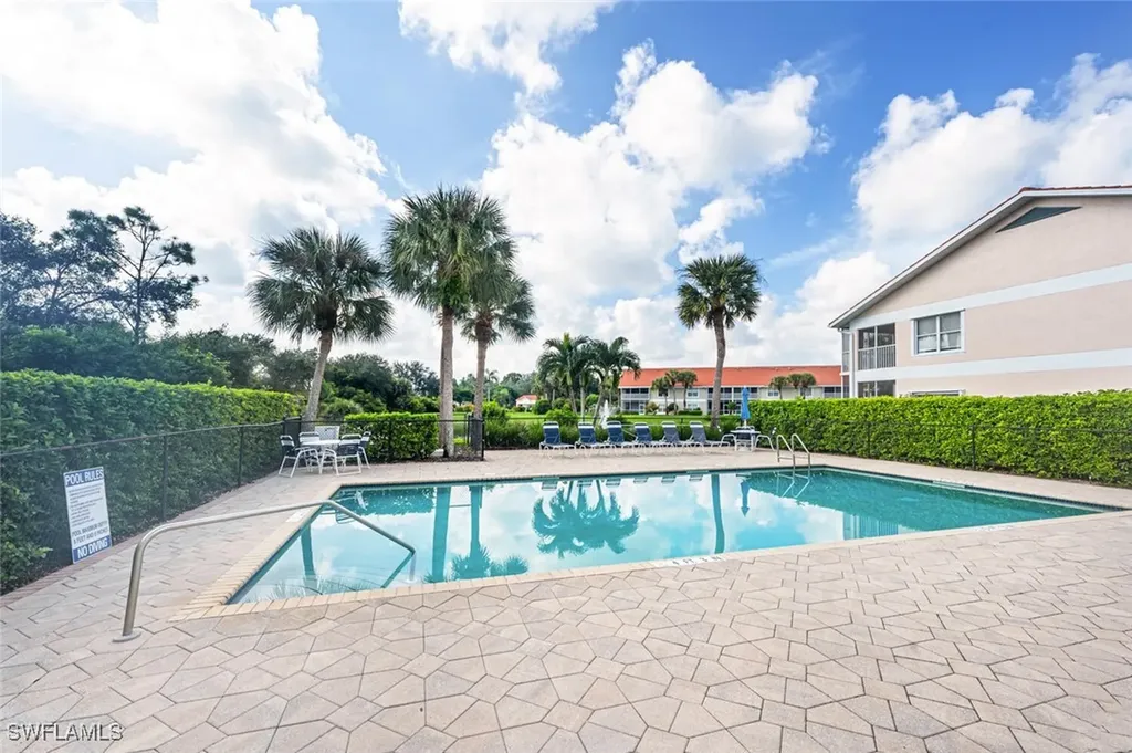 5230 Birmingham Drive Naples FL 34110