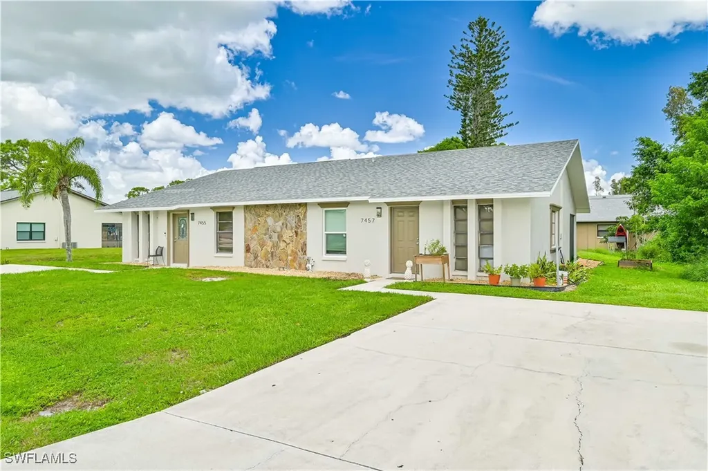 7455-7457 Mellon Road Fort Myers FL 33967