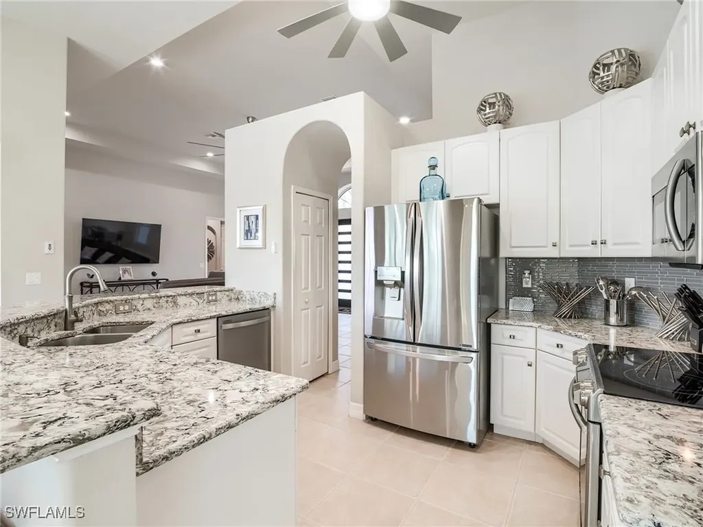4007 SW 27th Court Cape Coral FL 33914