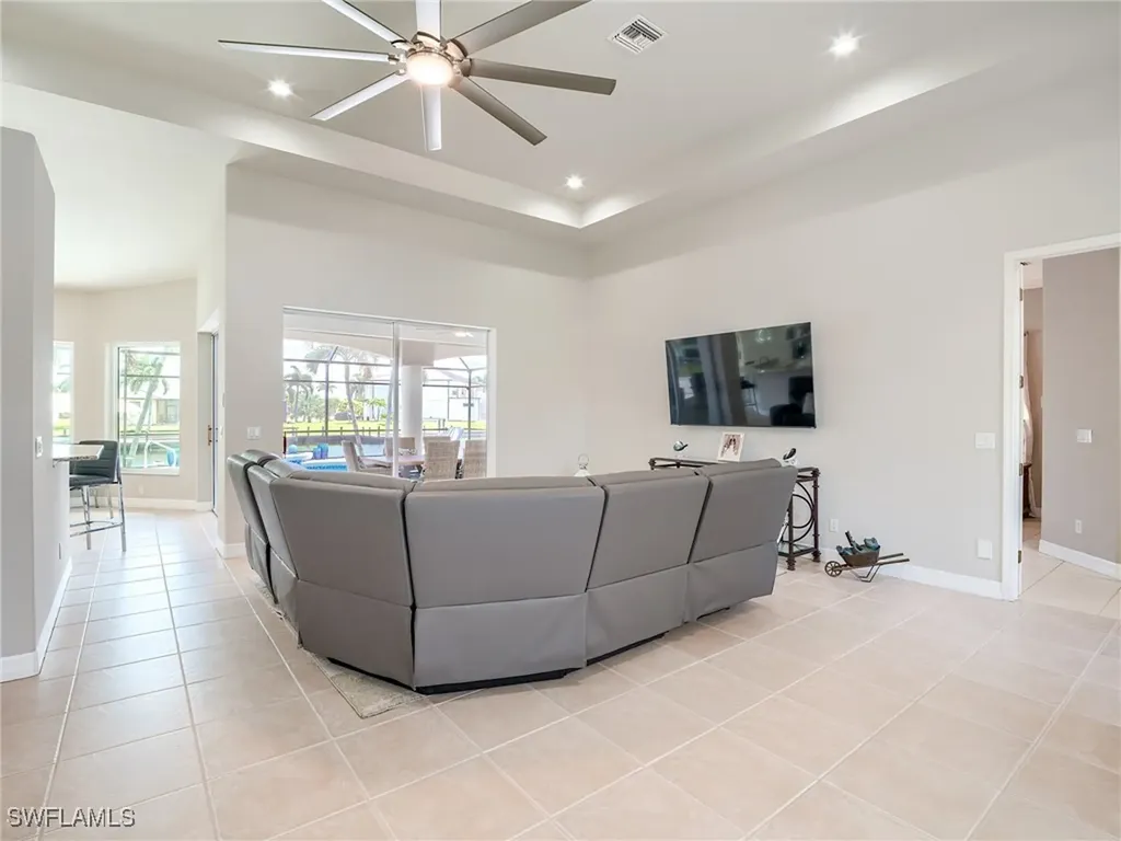 4007 SW 27th Court Cape Coral FL 33914