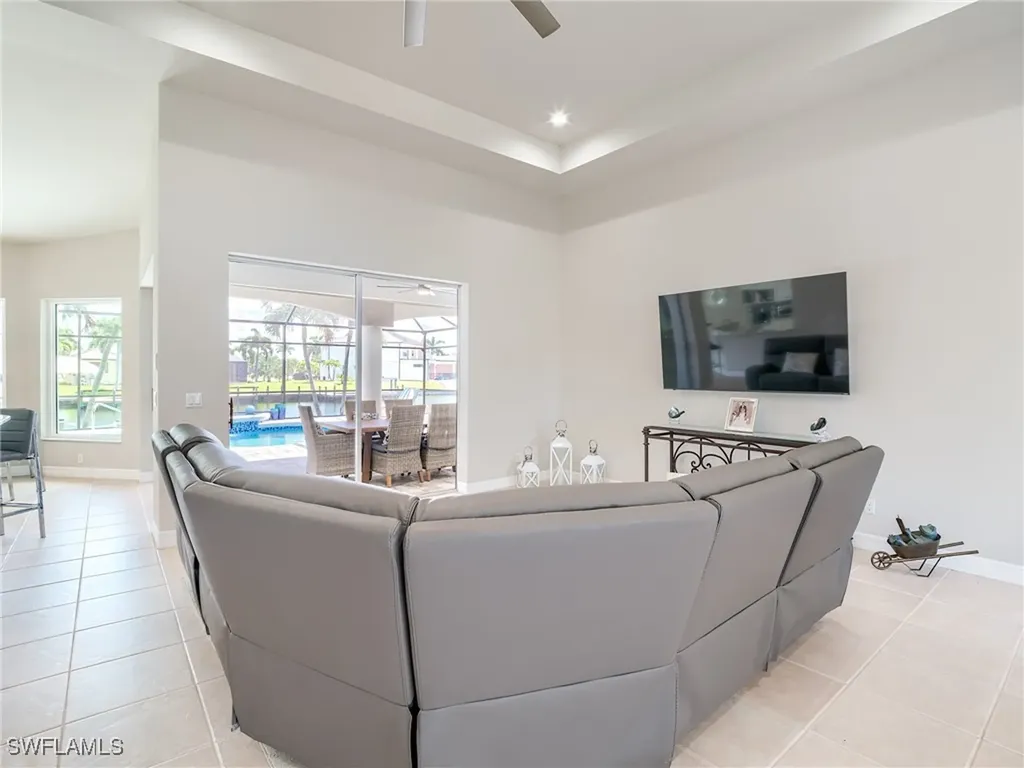 4007 SW 27th Court Cape Coral FL 33914