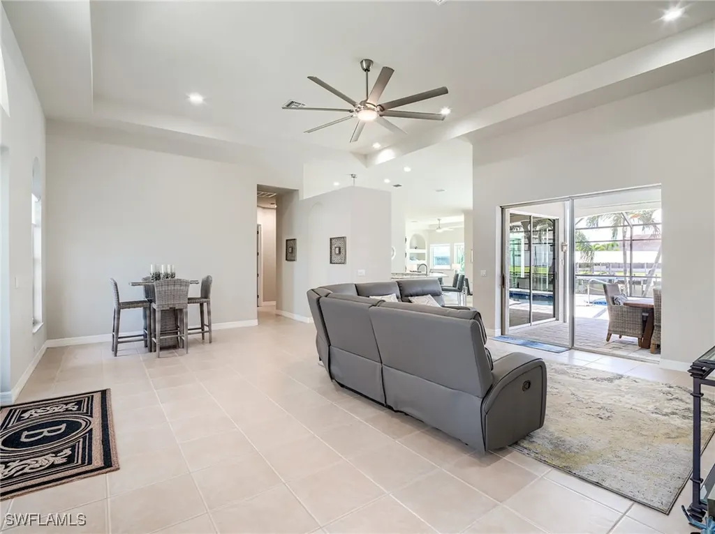 4007 SW 27th Court Cape Coral FL 33914