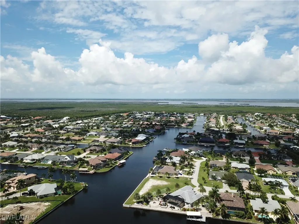 2542 SW 40th Terrace Cape Coral FL 33914
