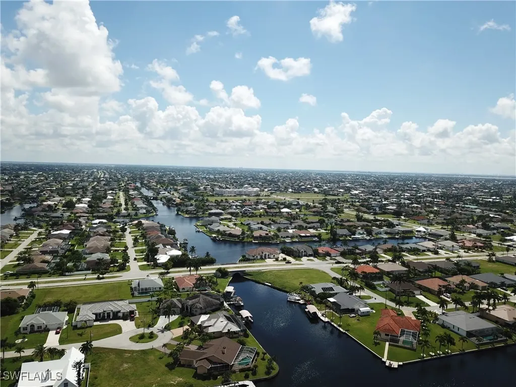 2542 SW 40th Terrace Cape Coral FL 33914