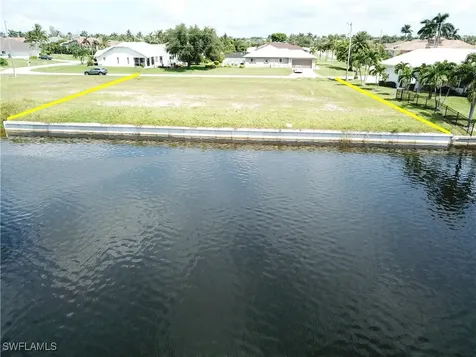 2542 SW 40th Terrace Cape Coral FL 33914