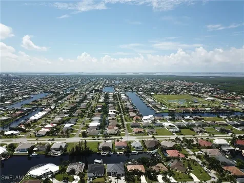 2542 SW 40th Terrace Cape Coral FL 33914