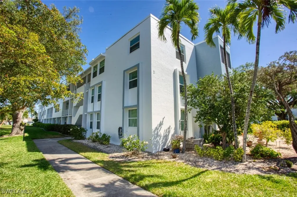 5959 Winkler Road Fort Myers FL 33919