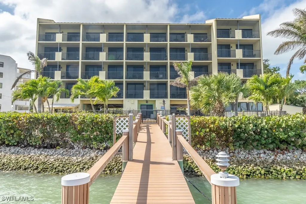 10 Tampa Place Marco Island FL 34145