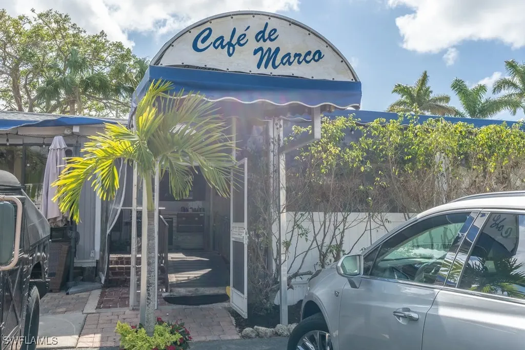10 Tampa Place Marco Island FL 34145