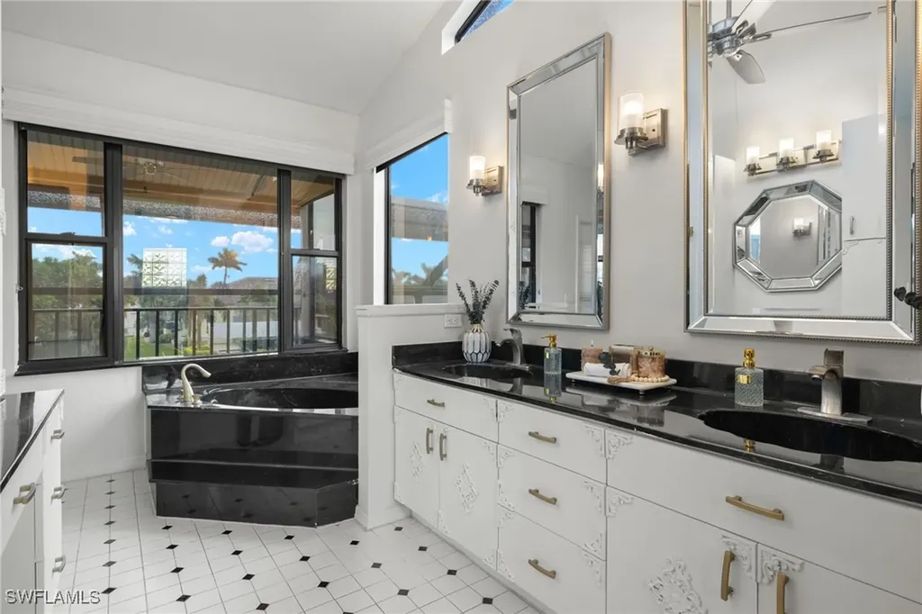 5811 SW 1st Place Cape Coral FL 33914