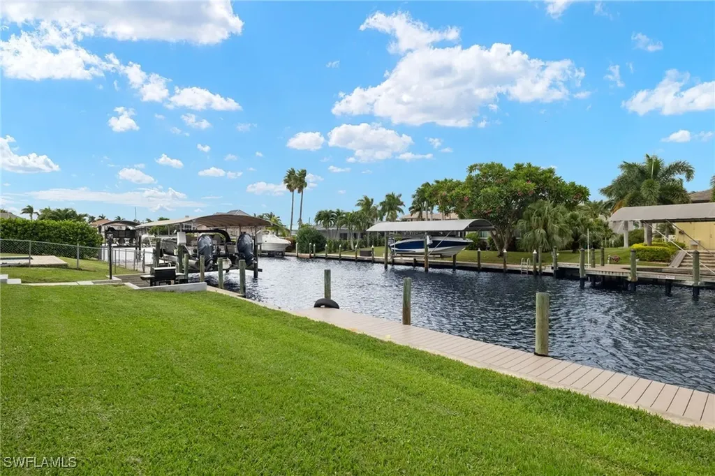 5811 SW 1st Place Cape Coral FL 33914
