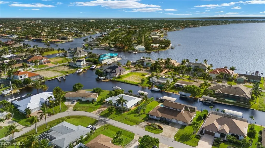 5811 SW 1st Place Cape Coral FL 33914