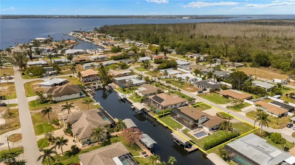 5811 SW 1st Place Cape Coral FL 33914