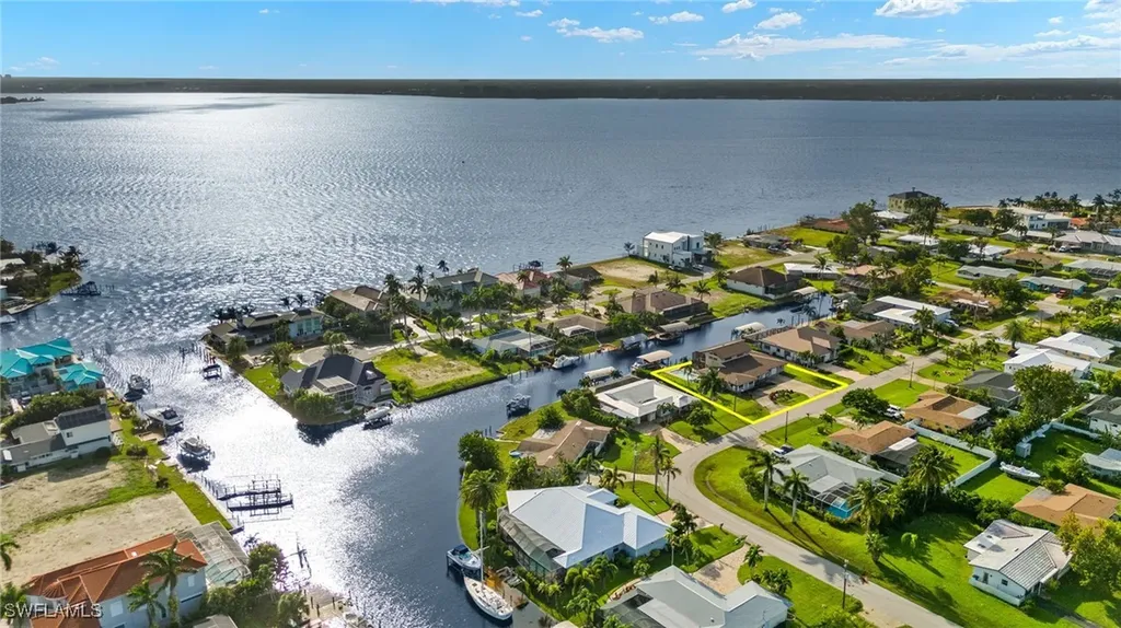 5811 SW 1st Place Cape Coral FL 33914