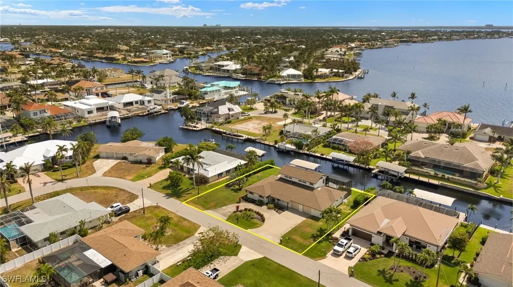 5811 SW 1st Place Cape Coral FL 33914