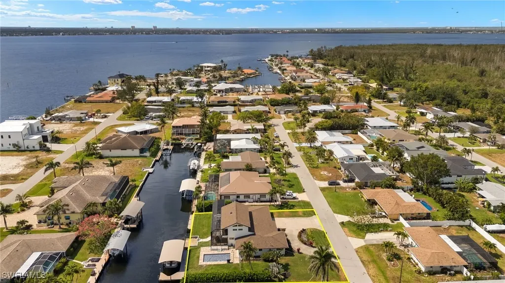 5811 SW 1st Place Cape Coral FL 33914