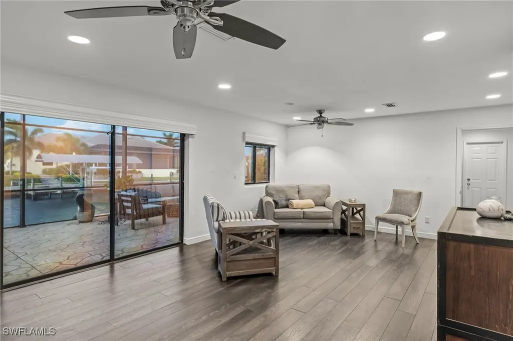 5811 SW 1st Place Cape Coral FL 33914