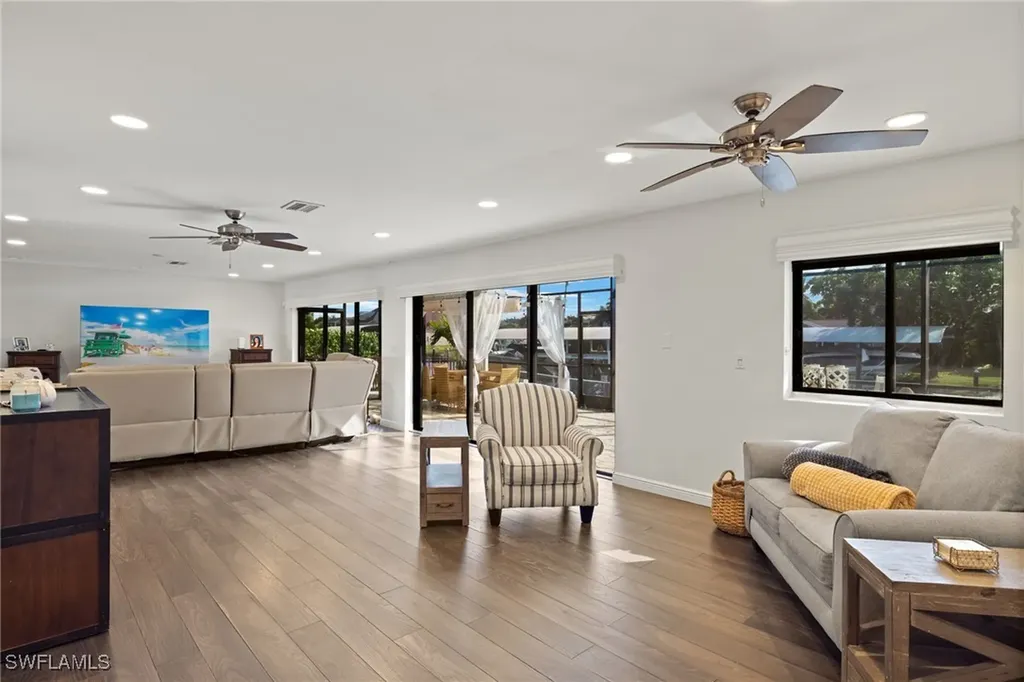 5811 SW 1st Place Cape Coral FL 33914