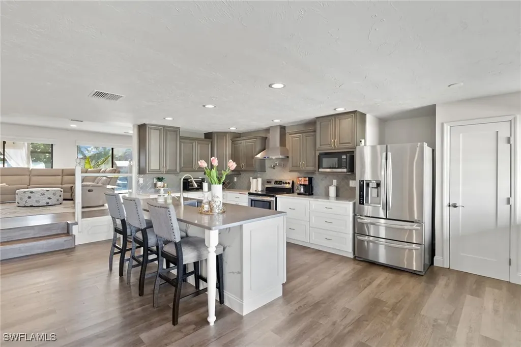 5811 SW 1st Place Cape Coral FL 33914