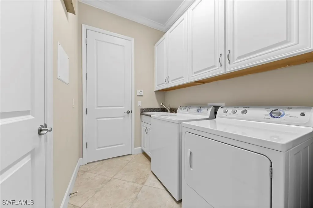 9208 Isla Bella Circle Bonita Springs FL 34135