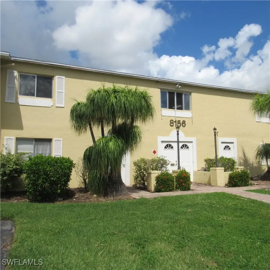 8156 Country Road Fort Myers FL 33919