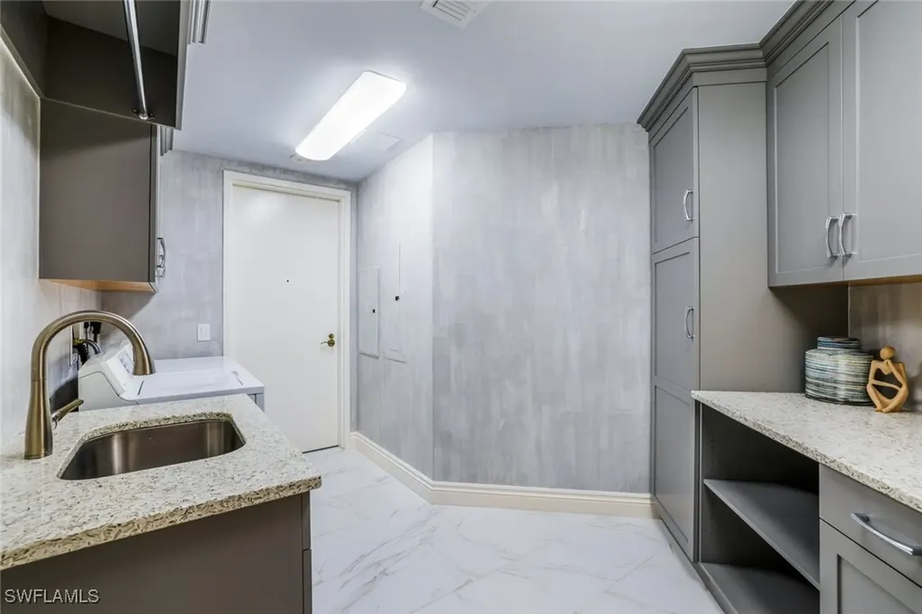 295 Grande Way Naples FL 34110