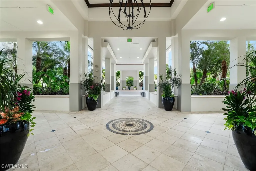 295 Grande Way Naples FL 34110
