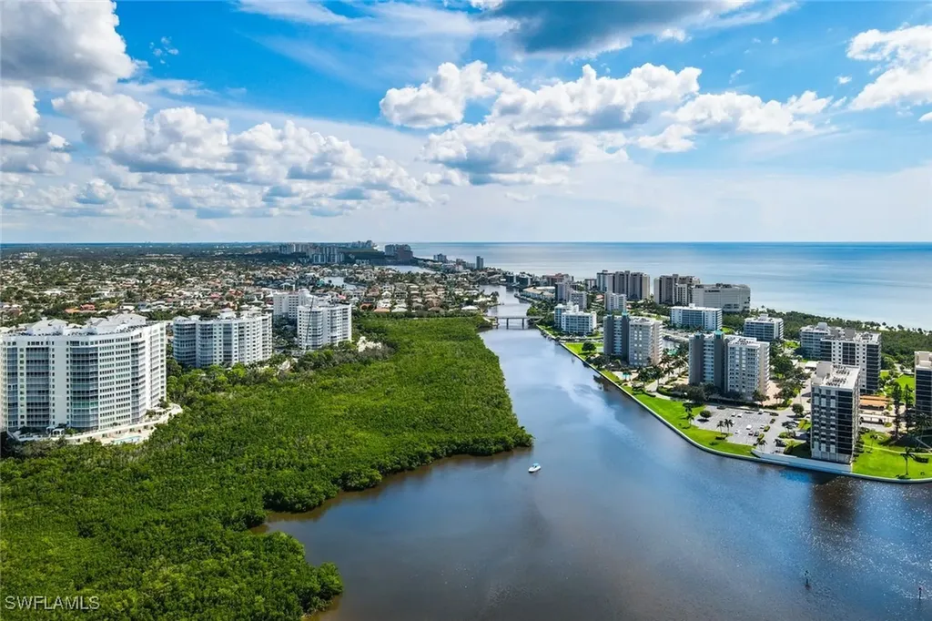 295 Grande Way Naples FL 34110