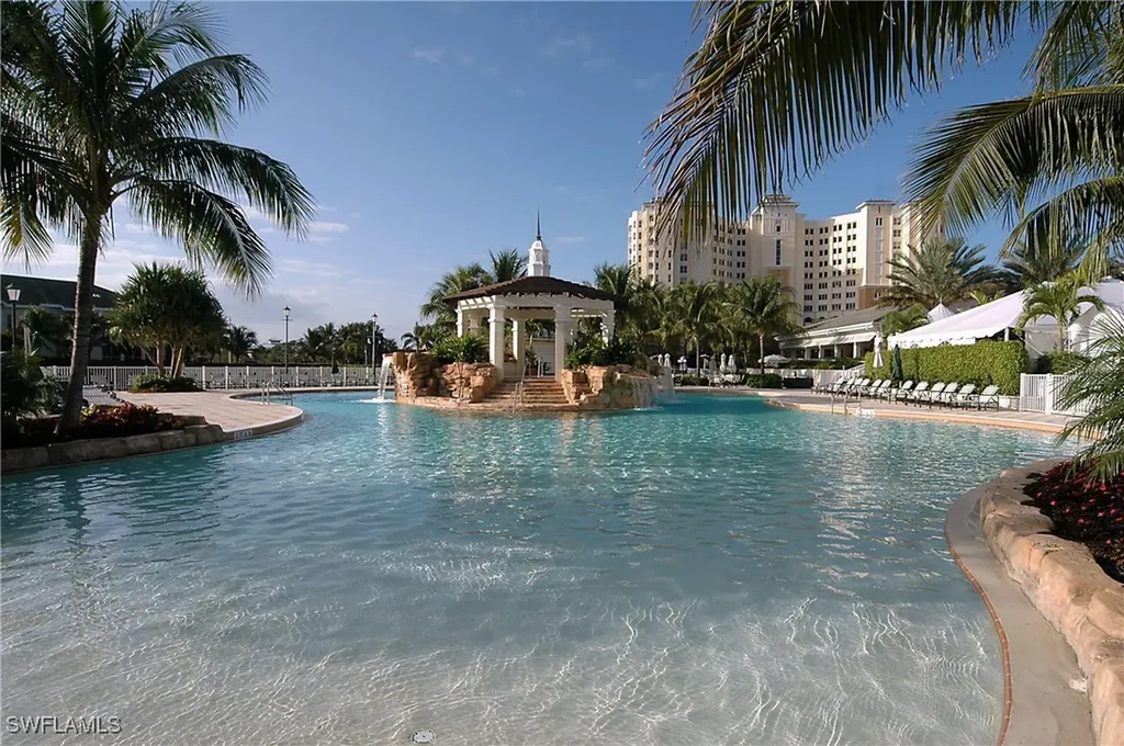 295 Grande Way Naples FL 34110