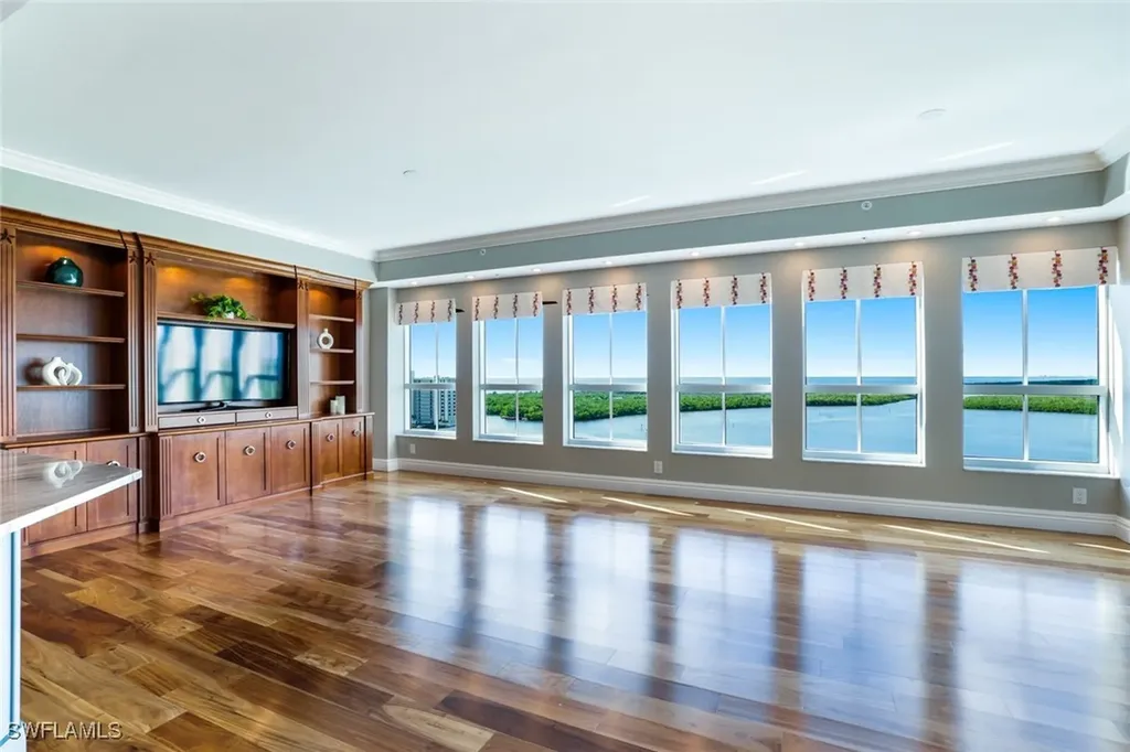295 Grande Way Naples FL 34110