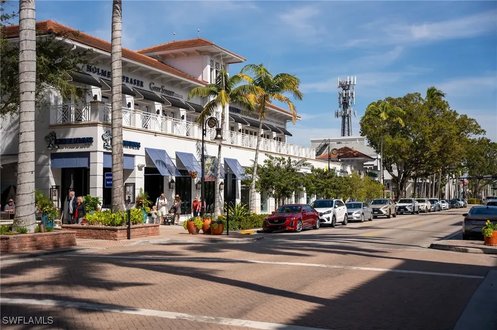 365 5th Avenue S Naples FL 34102