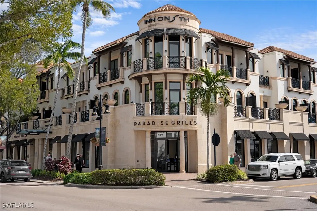 365 5th Avenue S Naples FL 34102