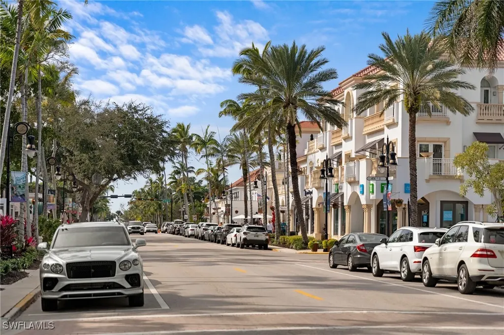 365 5th Avenue S Naples FL 34102