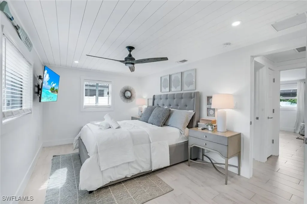 720 102nd Avenue N Naples FL 34108