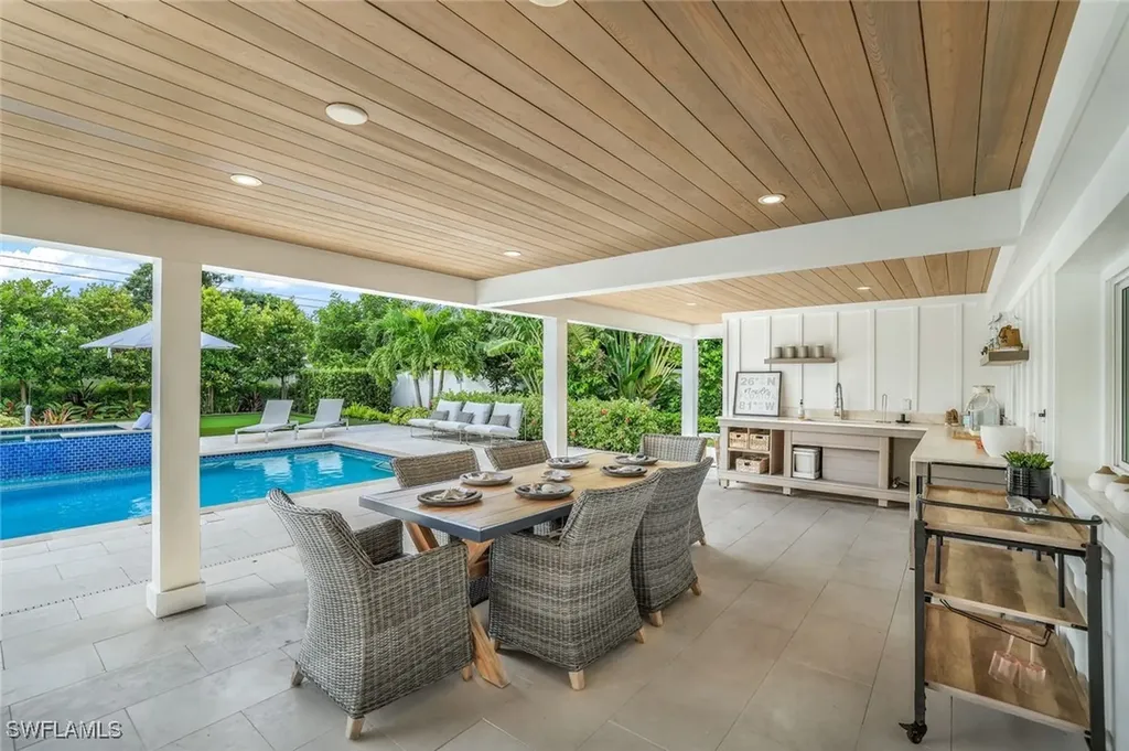 720 102nd Avenue N Naples FL 34108