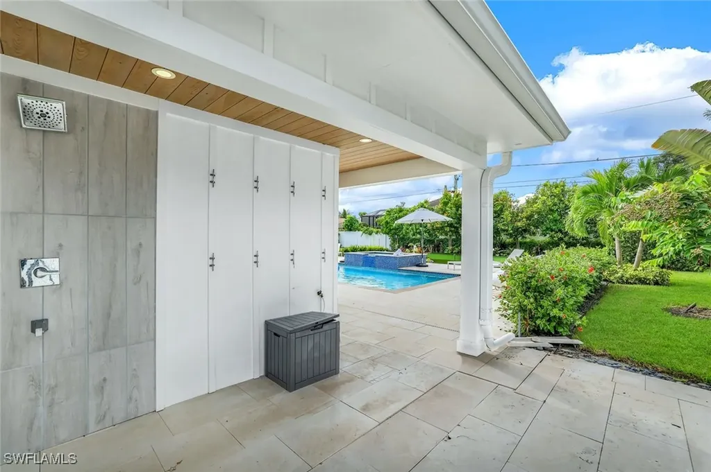 720 102nd Avenue N Naples FL 34108